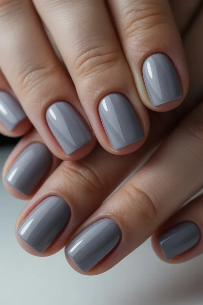 Short square nails in matte light grey
