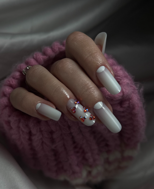 Pearlescent Rhinestone Accent Nails