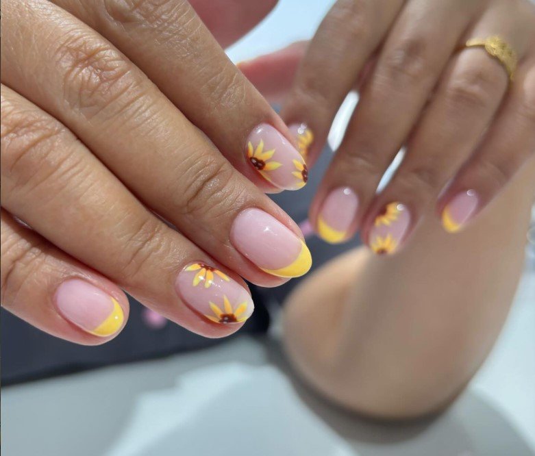Sunflower Nail Ideas