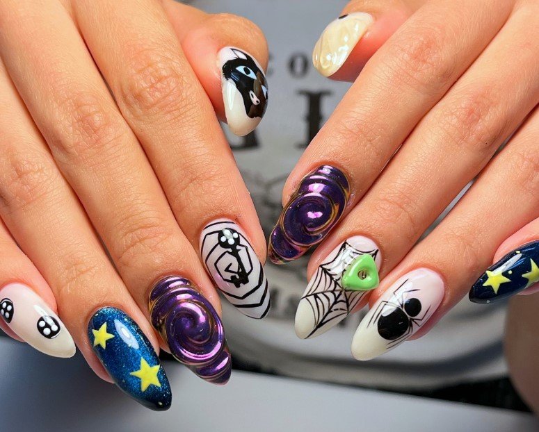 Coraline nails