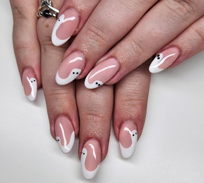 Halloween ghost nail