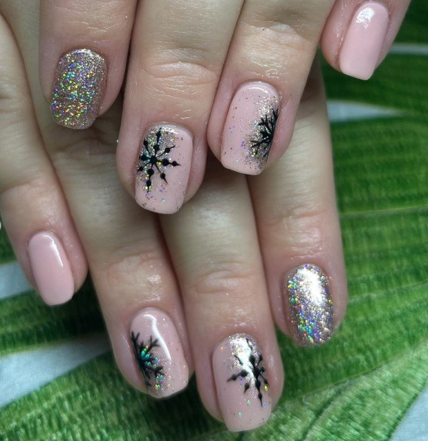 short Christmas nail ideas